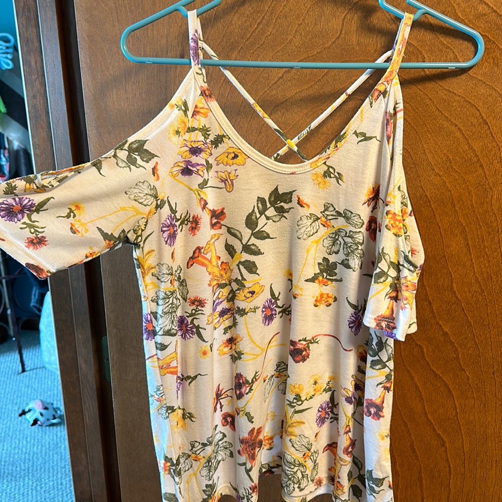 Floral cold shoulder top